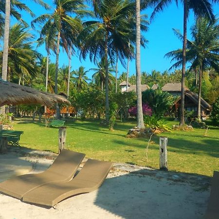 Ary'S Lagoon Bungalow & Hotel Karimunjawa Eksteriør bilde