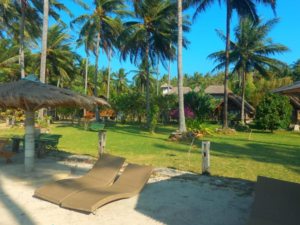 Ary'S Lagoon Bungalow & Hotel Karimunjawa Eksteriør bilde