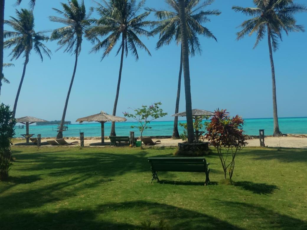 Ary'S Lagoon Bungalow & Hotel Karimunjawa Eksteriør bilde